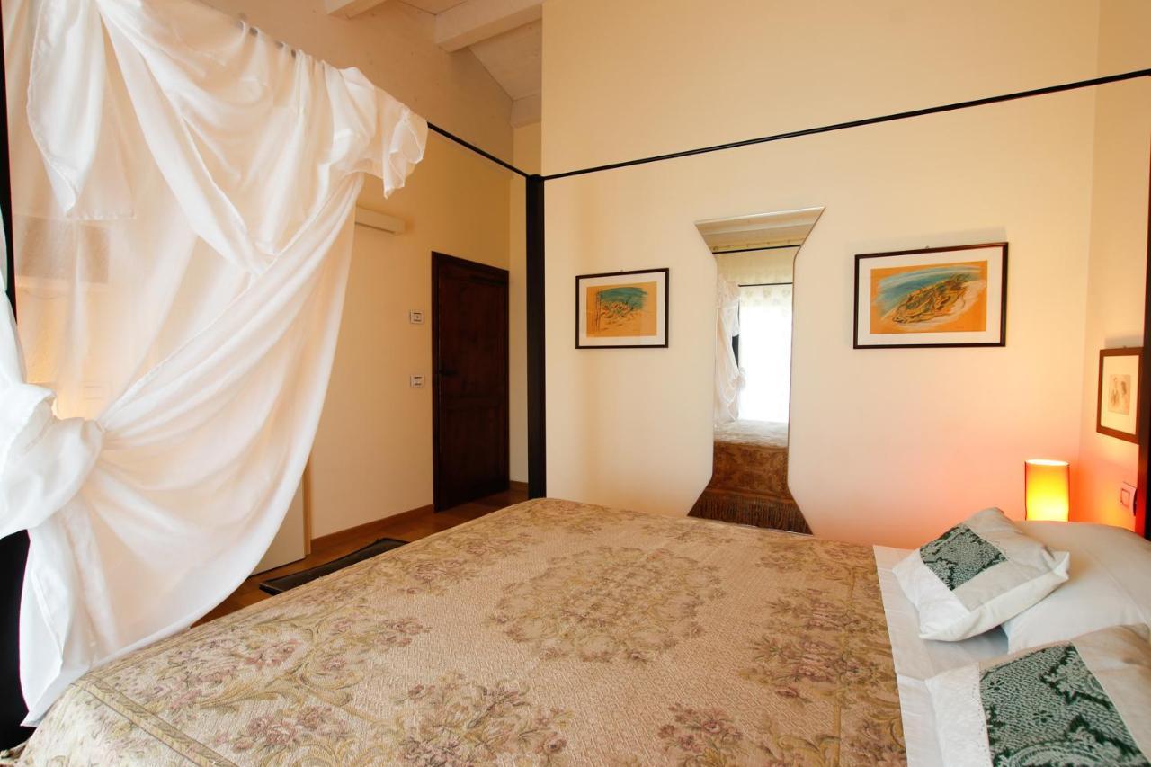 B&B Villa Fioreconero Montacuto Bagian luar foto