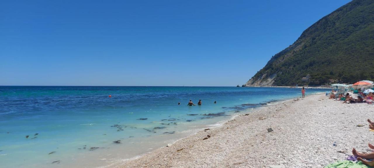 B&B Villa Fioreconero Montacuto Bagian luar foto