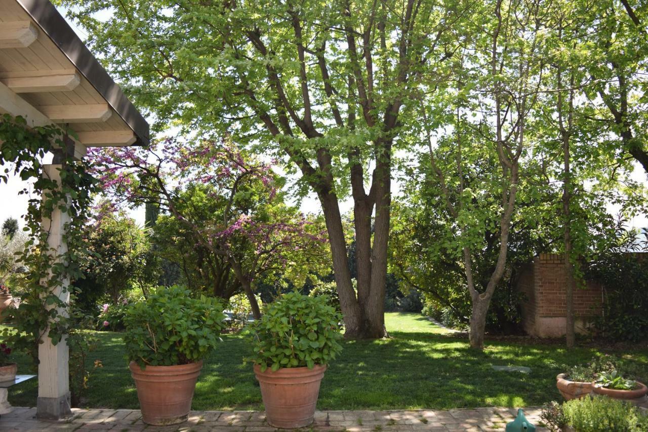 B&B Villa Fioreconero Montacuto Bagian luar foto