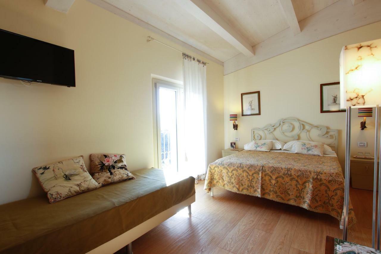 B&B Villa Fioreconero Montacuto Bagian luar foto